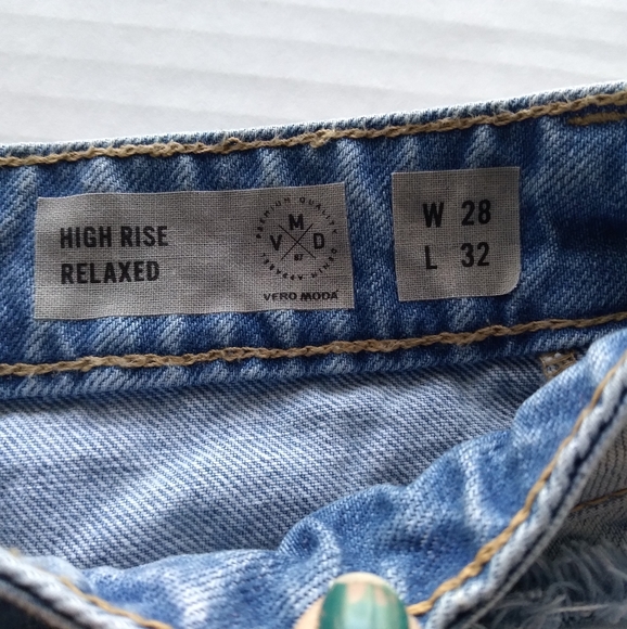 Vero Moda distressed high rise relaxed fit jeans - Picture 7 of 13